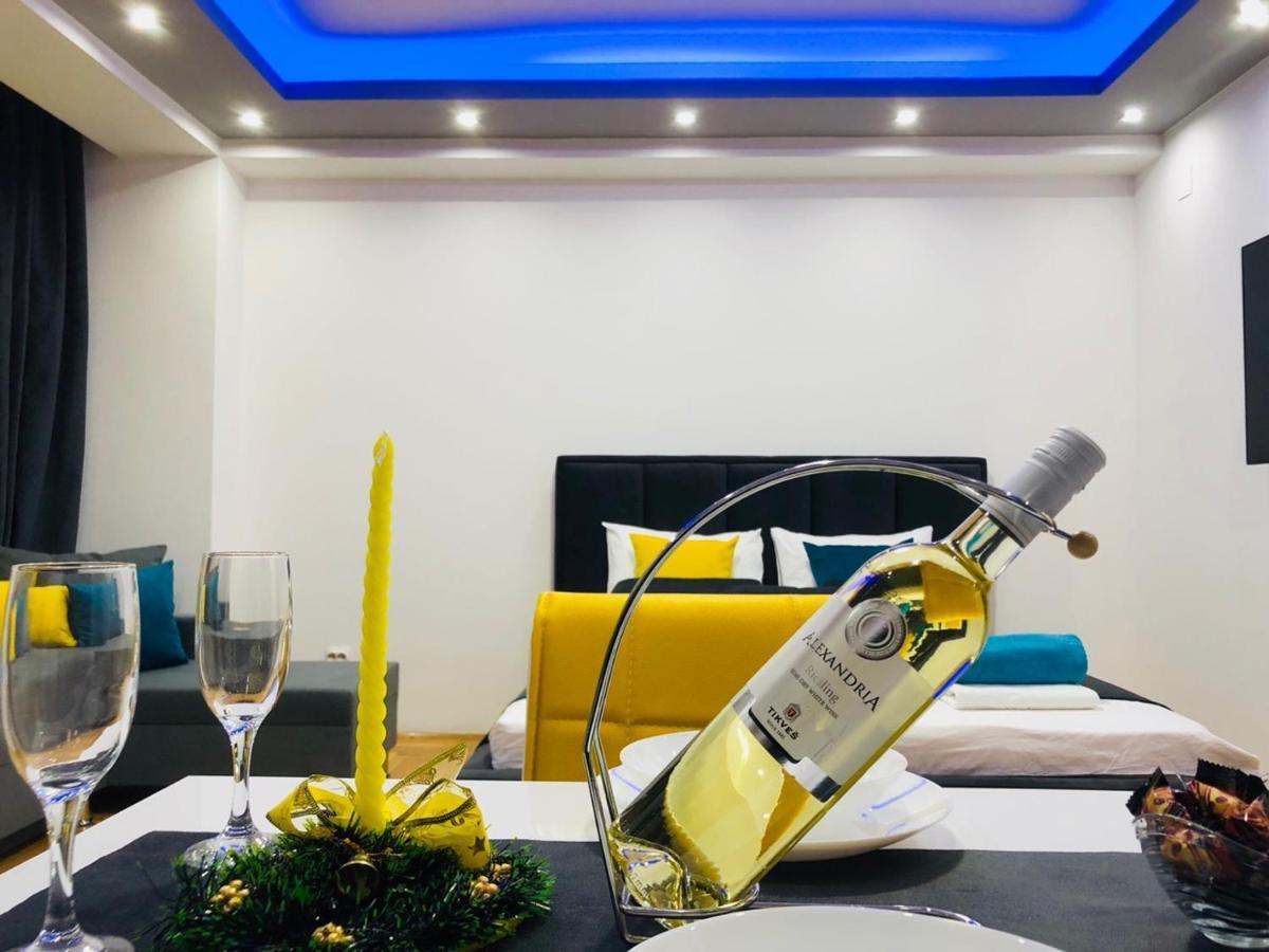 Front Beach Exclusive Apartments ستروغا المظهر الخارجي الصورة