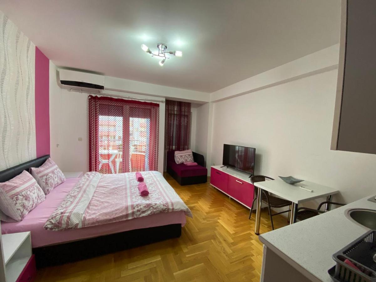 Front Beach Exclusive Apartments ستروغا المظهر الخارجي الصورة
