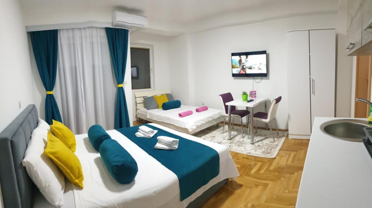 Front Beach Exclusive Apartments ستروغا المظهر الخارجي الصورة