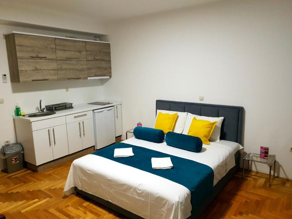 Front Beach Exclusive Apartments ستروغا المظهر الخارجي الصورة