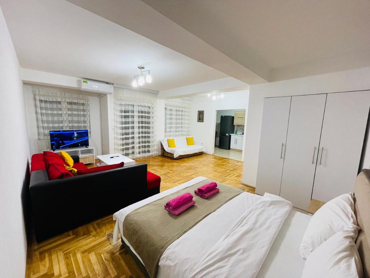 Front Beach Exclusive Apartments ستروغا المظهر الخارجي الصورة