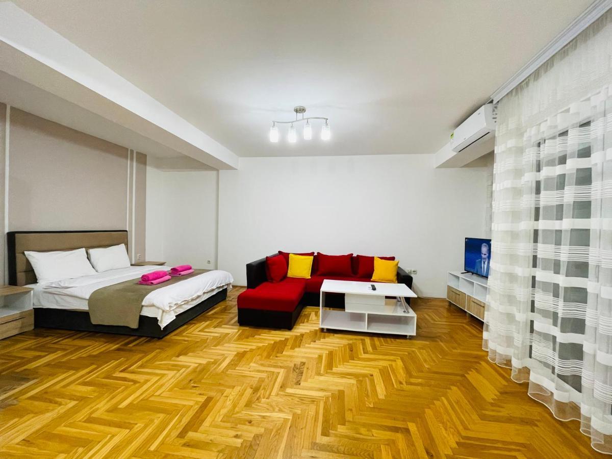Front Beach Exclusive Apartments ستروغا المظهر الخارجي الصورة