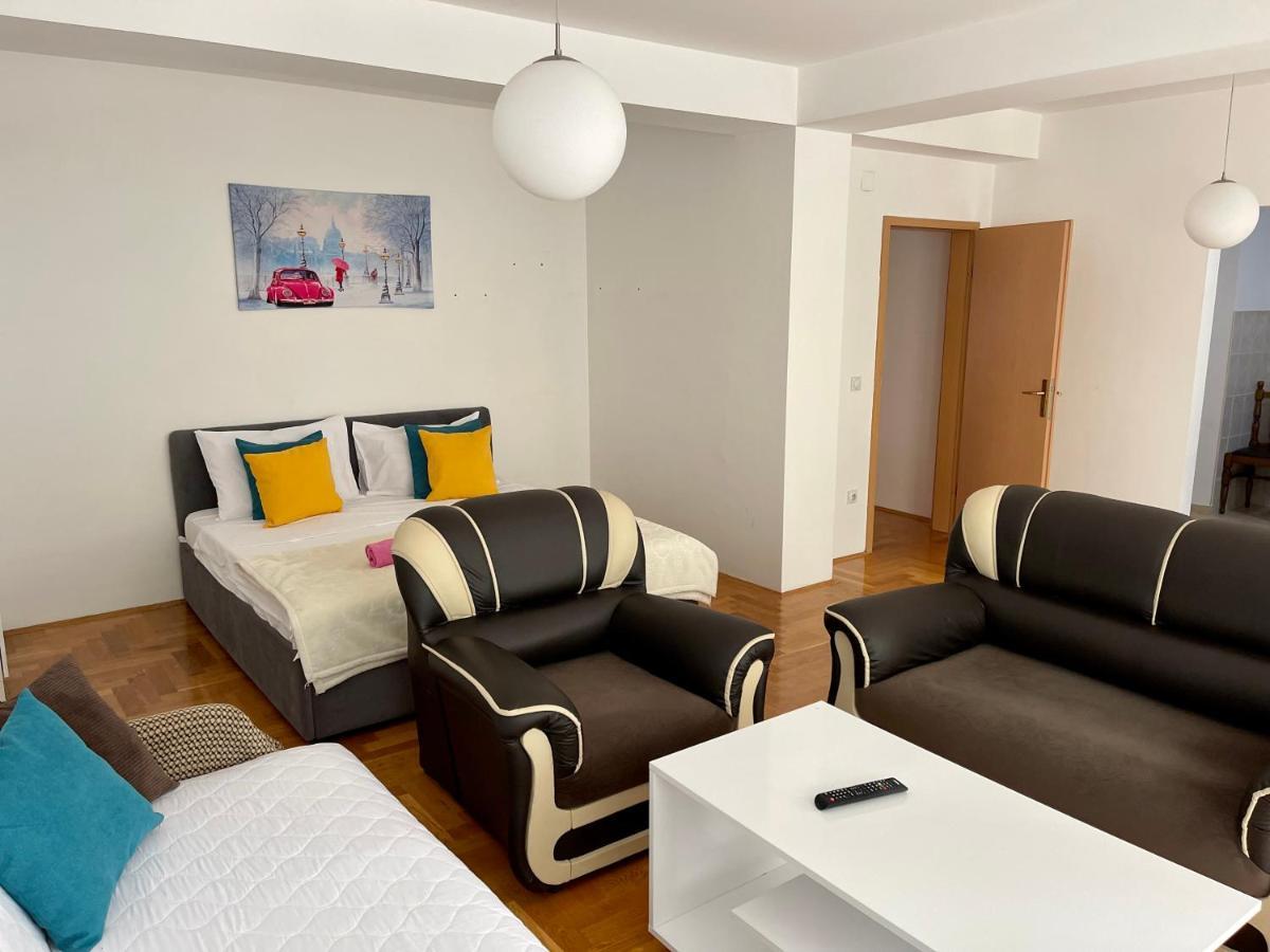 Front Beach Exclusive Apartments ستروغا المظهر الخارجي الصورة