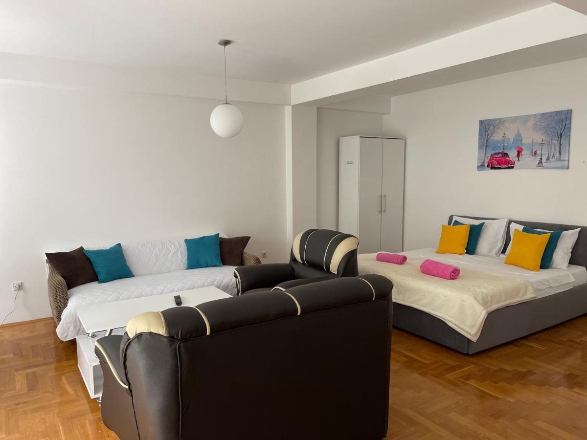 Front Beach Exclusive Apartments ستروغا المظهر الخارجي الصورة