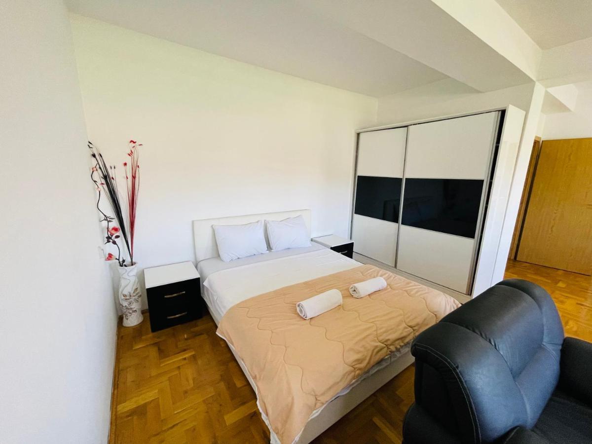 Front Beach Exclusive Apartments ستروغا المظهر الخارجي الصورة