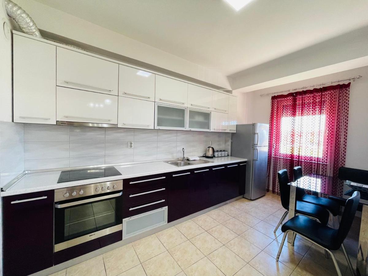 Front Beach Exclusive Apartments ستروغا المظهر الخارجي الصورة