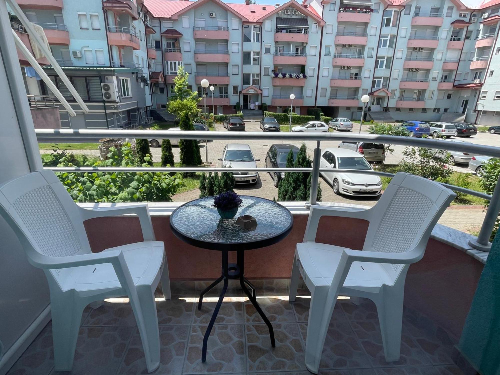 Front Beach Exclusive Apartments ستروغا المظهر الخارجي الصورة