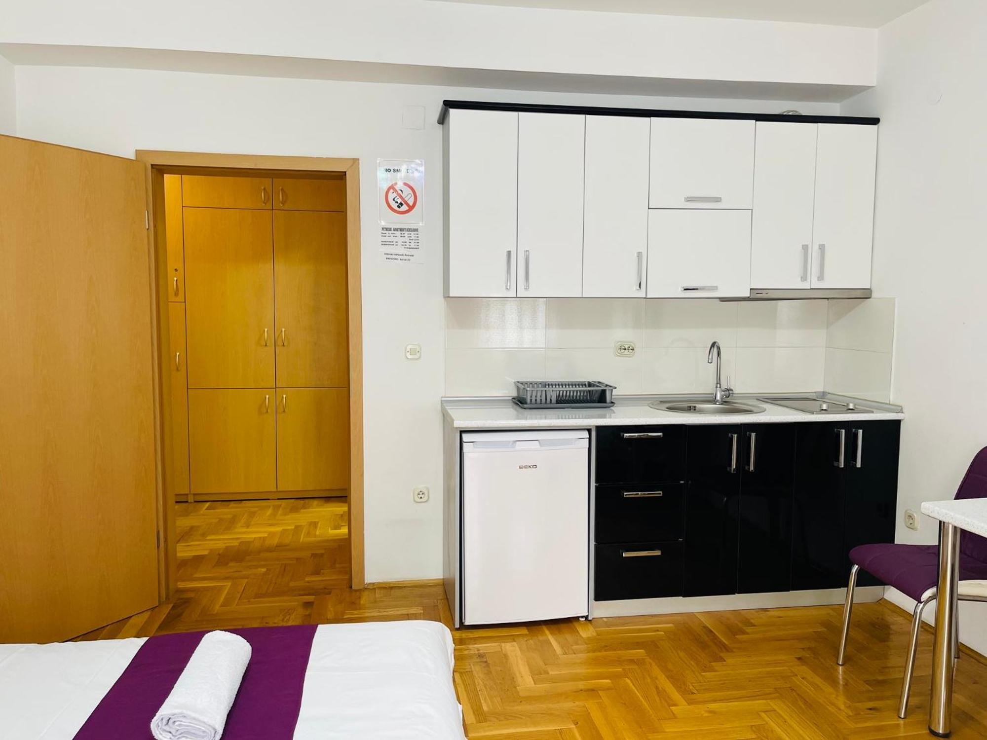 Front Beach Exclusive Apartments ستروغا المظهر الخارجي الصورة