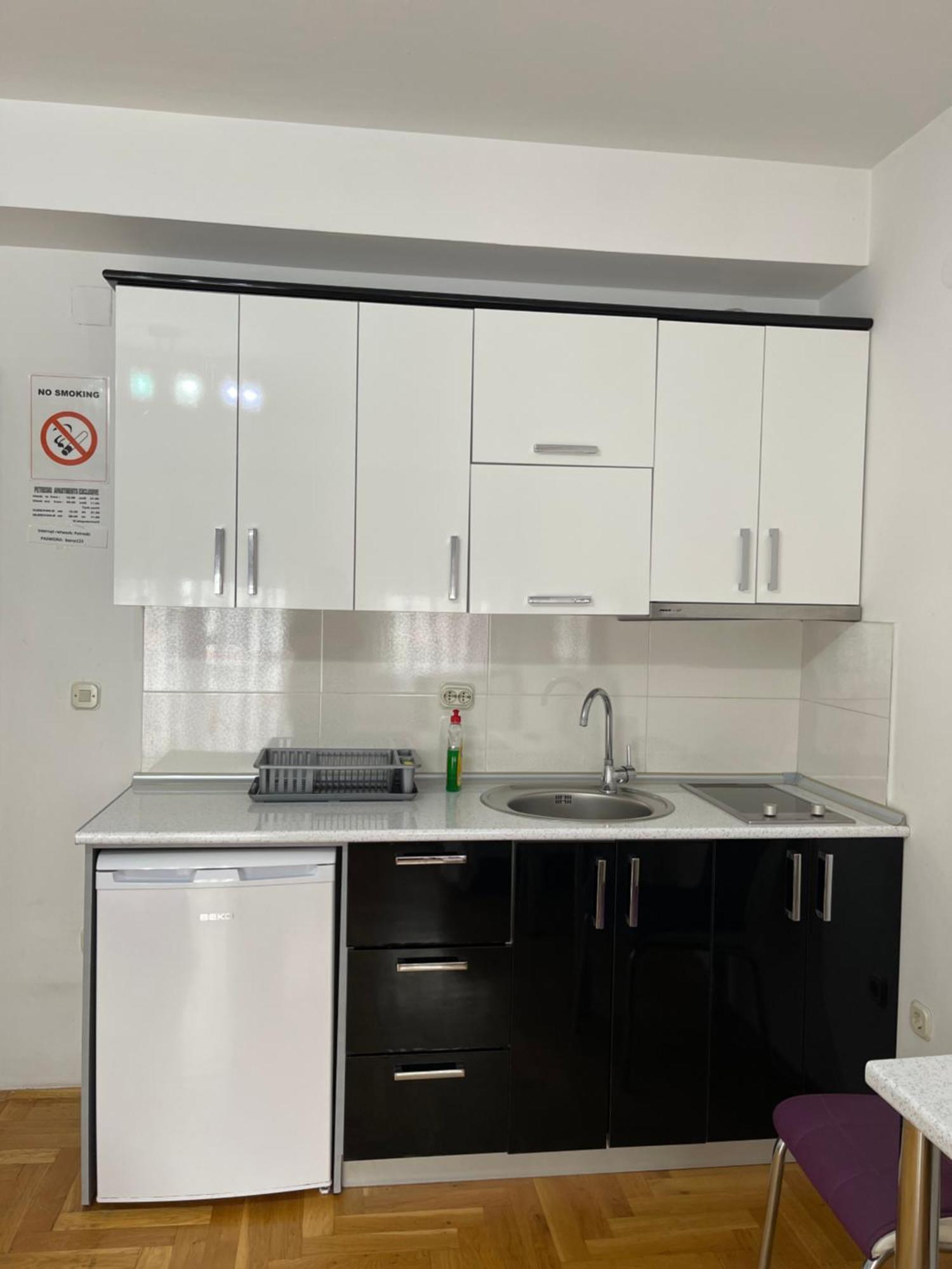 Front Beach Exclusive Apartments ستروغا المظهر الخارجي الصورة