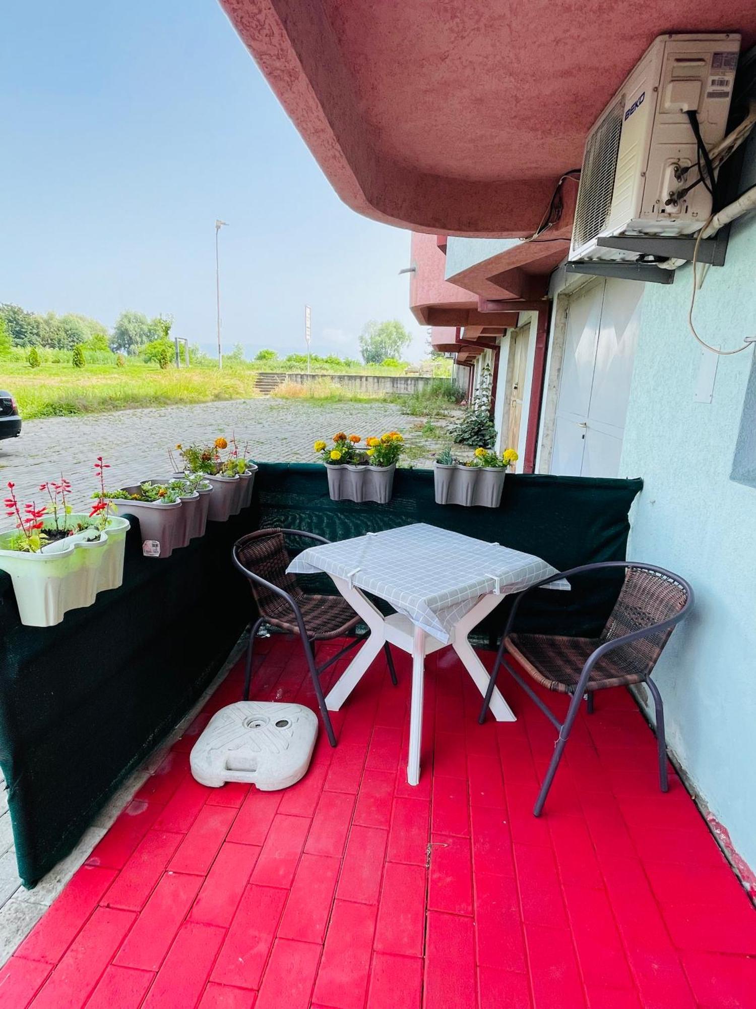 Front Beach Exclusive Apartments ستروغا المظهر الخارجي الصورة