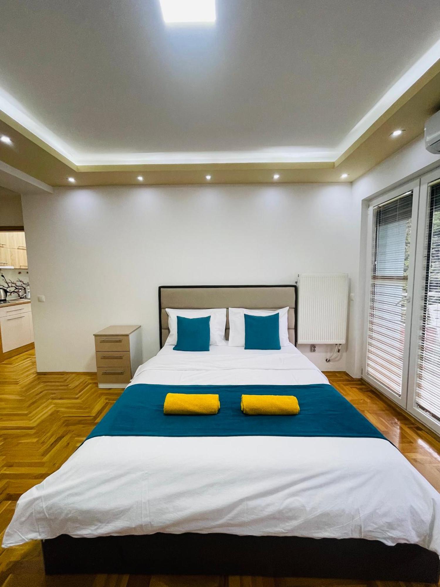 Front Beach Exclusive Apartments ستروغا المظهر الخارجي الصورة