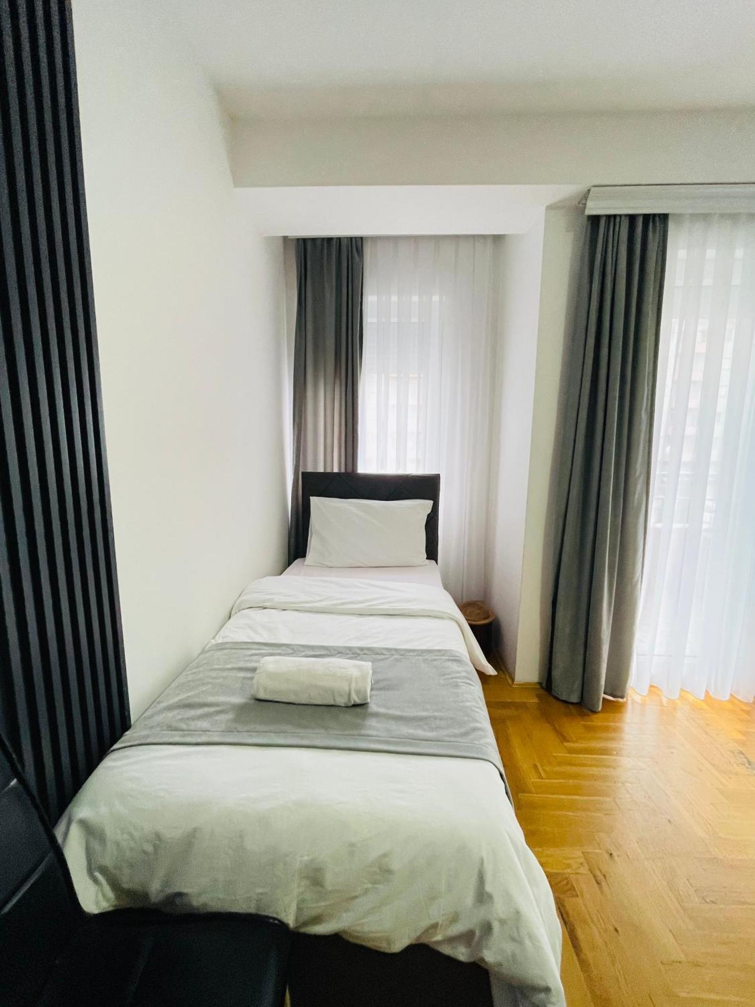 Front Beach Exclusive Apartments ستروغا المظهر الخارجي الصورة