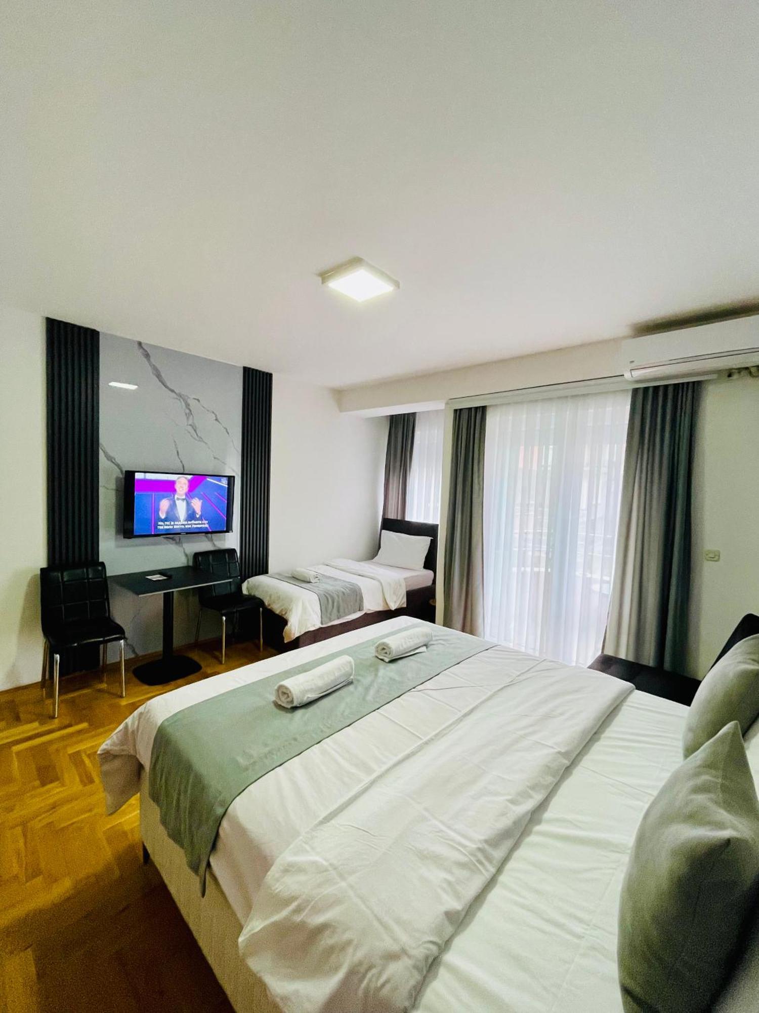 Front Beach Exclusive Apartments ستروغا المظهر الخارجي الصورة